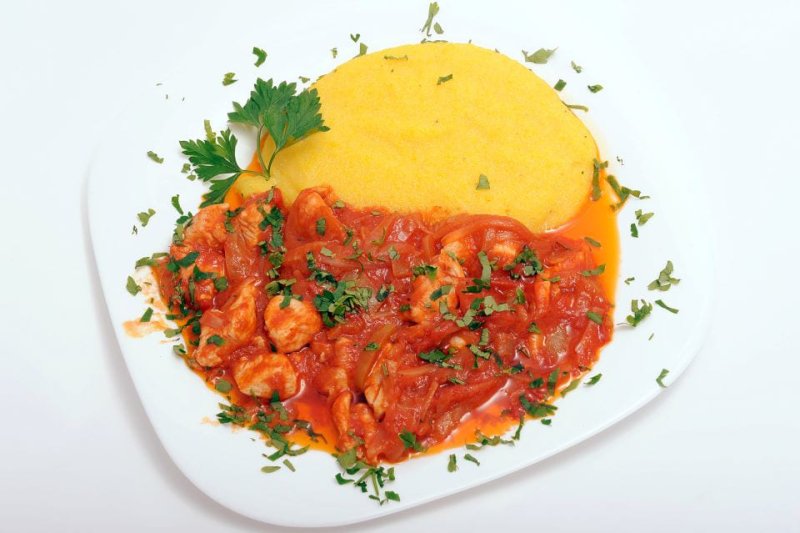 Tochitură "Caraiman" cu mămăliguță